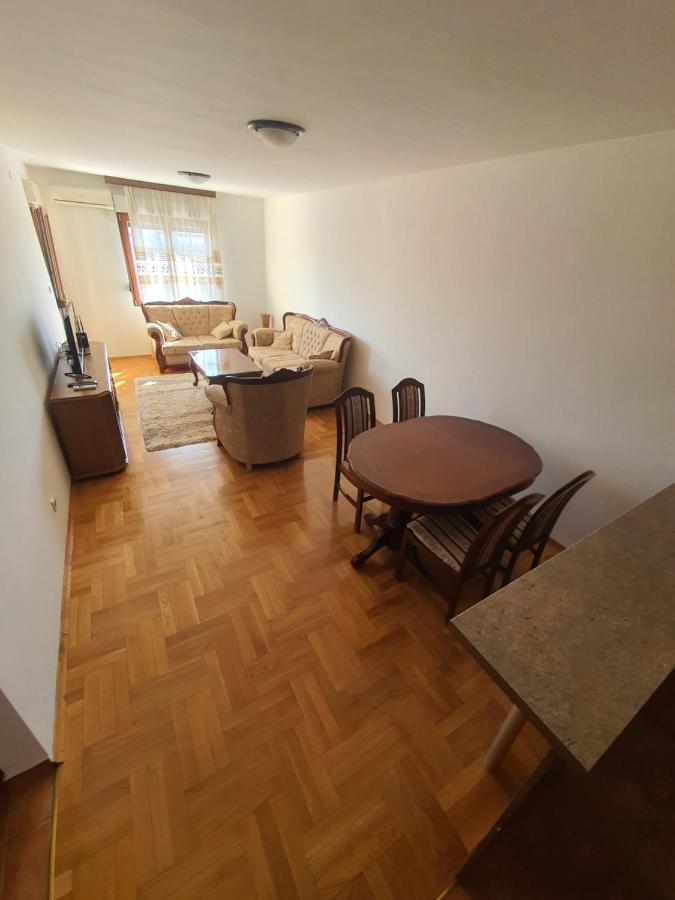 Oksana Apartment Podgoriţa Exterior foto