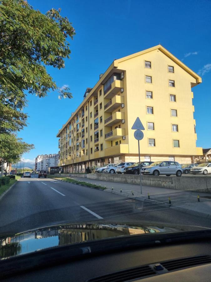 Oksana Apartment Podgoriţa Exterior foto